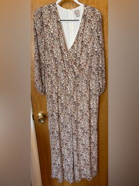 Chico’s brown/beige animal print chiffon crop wide jumpsuit Size 2 long sleeve